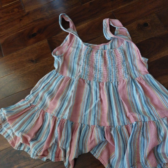 Flowy tank top. - Picture 3 of 3